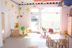 Freundlicher und heller Gruppenraum